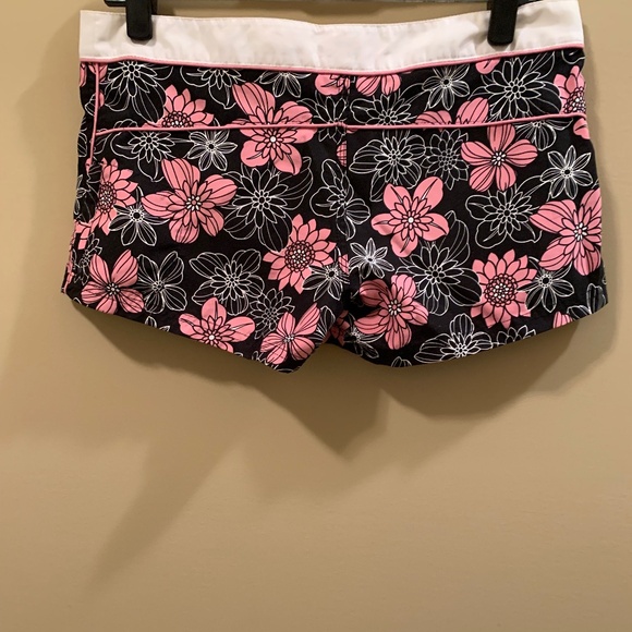 PINK SANDS VINTAGE LOW RISE SHORT SHORTS - SIZE SMALL - Picture 4 of 12
